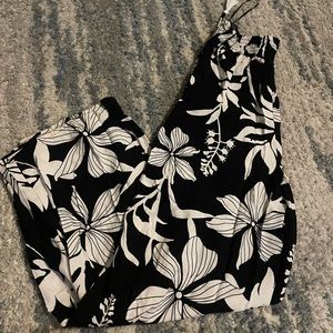Floral flowy pants black n white
